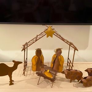 Christmas decor  - Metal Nativity Set